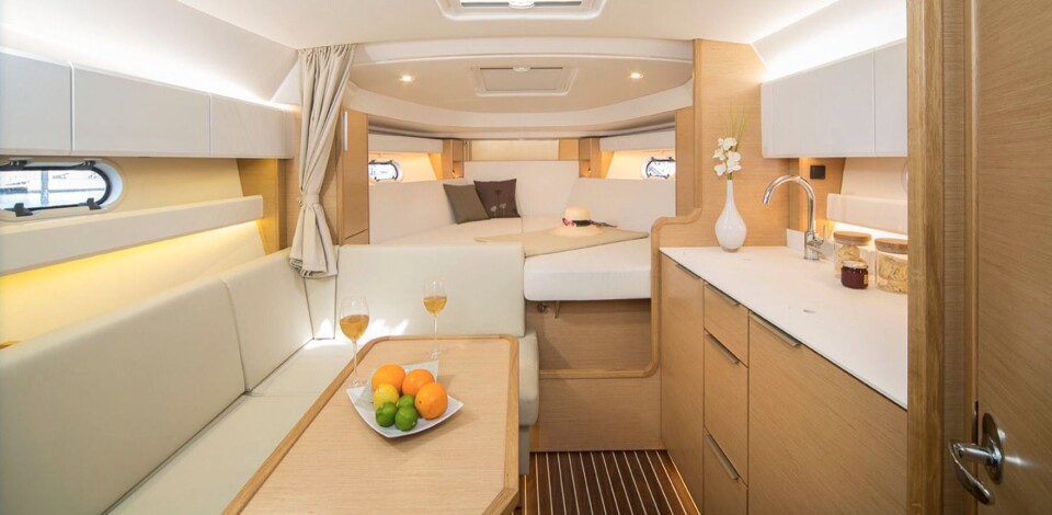 Bavaria S33 HT