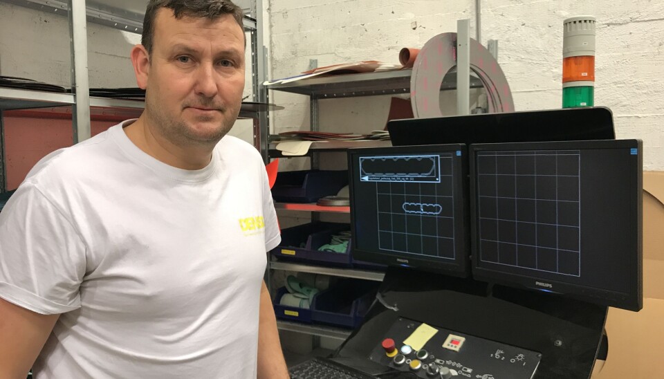 MANGE MALER: Ståle Nilsen og Densiq i Porsgrunn har digitale maler til en rekke pakninger til båt. MANGE MALER: Ståle Nilsen og Densiq i Porsgrunn har digitale maler til en rekke pakninger til båt.