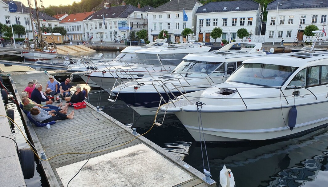 Risør har ikke stengt, men oppfordrer båtfolk til å bli hjemme Risør har ikke stengt, men oppfordrer båtfolk til å bli hjemme