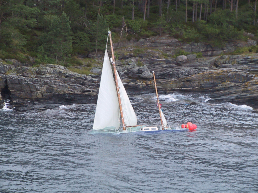 SANK: Seilbåter mest utsatt for grunnstøting, viser TØI-rapport. Foto: Foto: 330 SKVADRONEN/NTB/SCANPIX SANK: Seilbåter mest utsatt for grunnstøting, viser TØI-rapport. Foto: Foto: 330 SKVADRONEN/NTB/SCANPIX