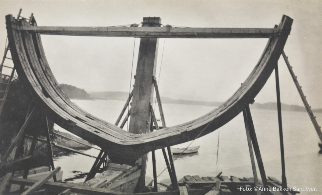 «MAUD»: Christan Jensen tok dette bildet for 100 år siden, under byggingen av Roald Amundsens «Maud» i Vollen i Asker.