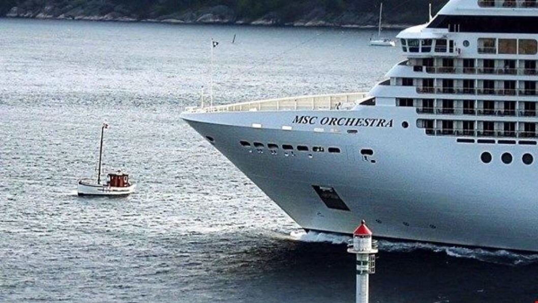 NESTNULYKKE: Nesten-ulykker oppstår altfor ofte. Hvem har vikeplikt? Særlig ved mye sjøtrafikk og i trange farvann blir det avgjørende å ha kompetanse om Sjøveisreglene. (Foto: Tone Haugerud) NESTNULYKKE: Nesten-ulykker oppstår altfor ofte. Hvem har vikeplikt? Særlig ved mye sjøtrafikk og i trange farvann blir det avgjørende å ha kompetanse om Sjøveisreglene. (Foto: Tone Haugerud)