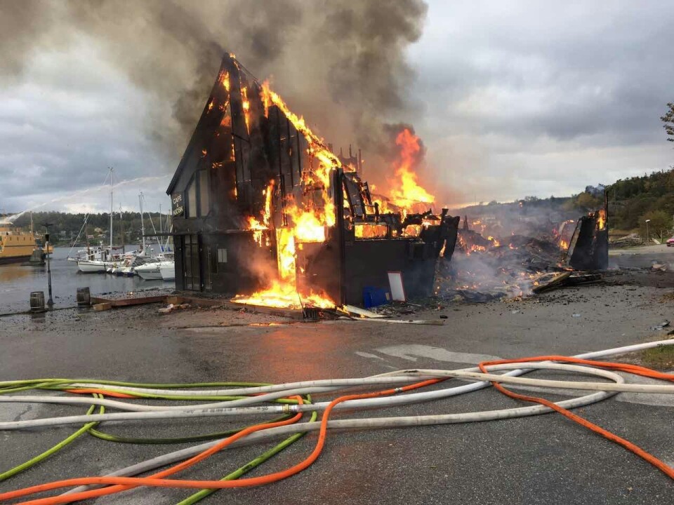 OVERTENT: Gussis lager- og produksjonsanlegg ved Svanesund gikk tapt i brann lørdag.