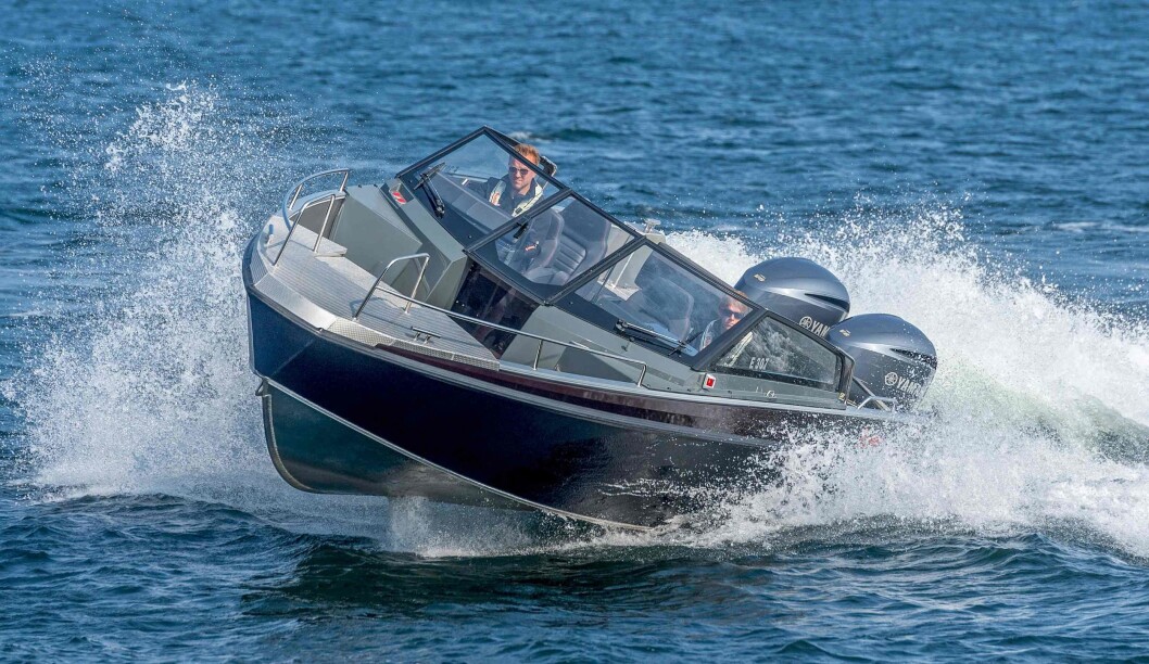 ALU-RACER: Buster Phantom er finnenes største og raskeste båt så langt. ALU-RACER: Buster Phantom er finnenes største og raskeste båt så langt.