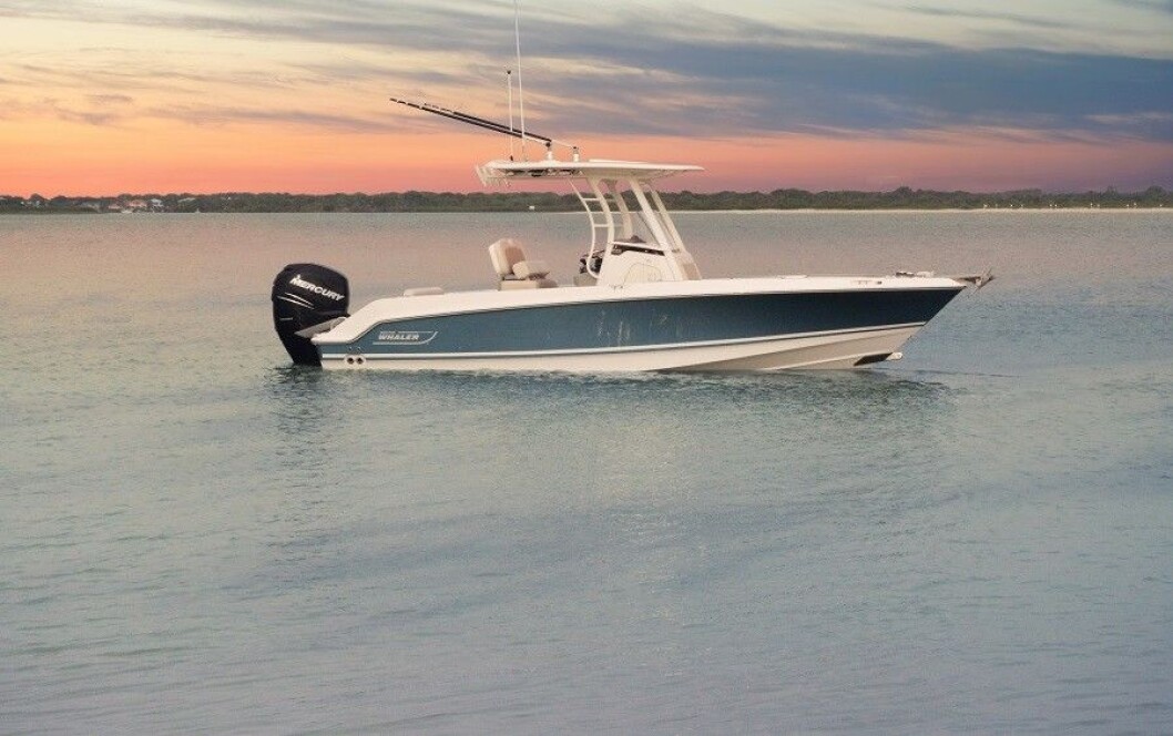 TØFF: Boston Whaler 230 Outrage vil utvilsomt bli en attraktiv båt for både fiskere og dem som ønsker en eksklusiv skjærgårdsjeep. TØFF: Boston Whaler 230 Outrage vil utvilsomt bli en attraktiv båt for både fiskere og dem som ønsker en eksklusiv skjærgårdsjeep.
