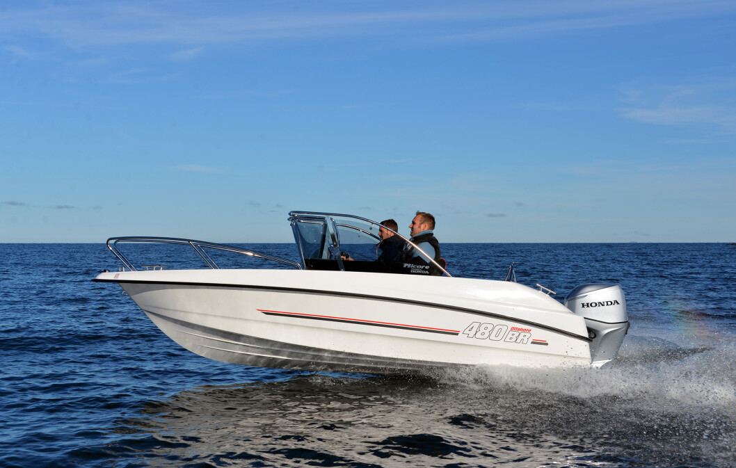 MICORE: Lanserer liten familiebåt på 4,80 meter. Også det bowrider. MICORE: Lanserer liten familiebåt på 4,80 meter. Også det bowrider.