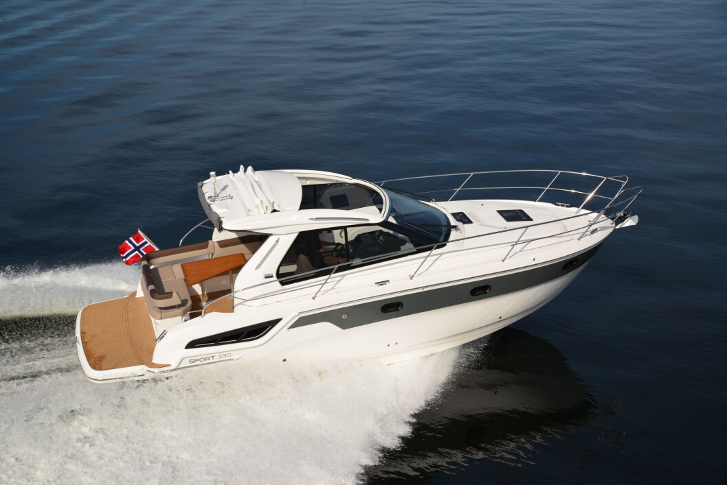 SELGER GODT: Bavaria 330 Softtop selger godt i Norge, melder den norske importøren. SELGER GODT: Bavaria 330 Softtop selger godt i Norge, melder den norske importøren.