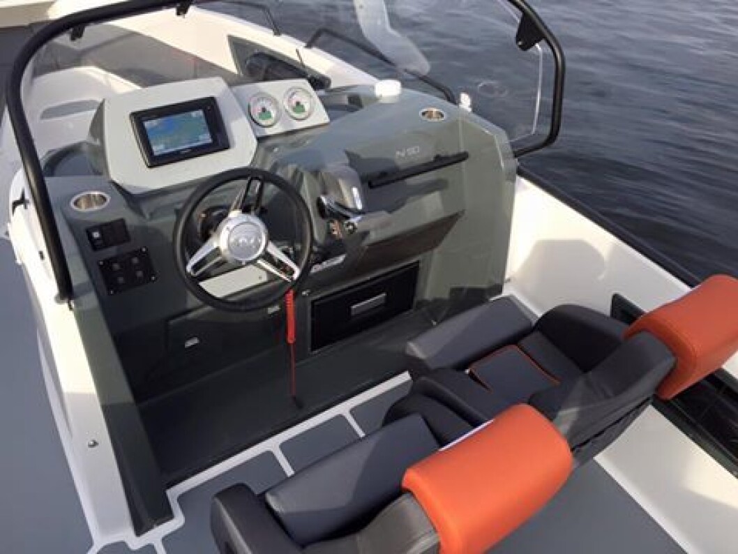 RANGER: Det er bare skroget på nye Nordkapp Ranger som er aluminium. Alt annet glassfiber. Her konsollen på den nye Ranger Enduro. RANGER: Det er bare skroget på nye Nordkapp Ranger som er aluminium. Alt annet glassfiber. Her konsollen på den nye Ranger Enduro.