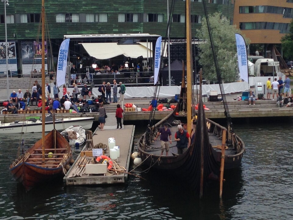 FØR AVREISE: Stor aktivitet i hjemmehavnen Tønsberg før avgang til Roskilde. Foto: Amund Rich. Løken.