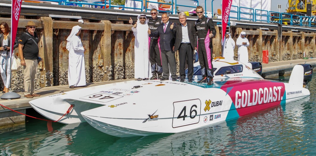 NYTT TEAM: Pål Virik Nilsen viste frem sin nye båt, sponsorer og teamkamerat under en pressekonferanse i Fujairah onsdag. Foto: Raffaello Bastiani / WPPA. NYTT TEAM: Pål Virik Nilsen viste frem sin nye båt, sponsorer og teamkamerat under en pressekonferanse i Fujairah onsdag. Foto: Raffaello Bastiani / WPPA.