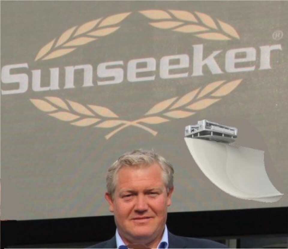 Ronny Skauen mottok pris fra Sunseeker på vegne av Sleipner for deres stabilisatorer