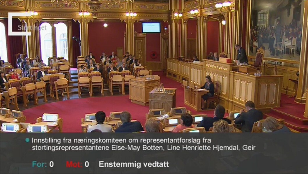 Enstemmig vedtak i Stortinget om å be regjeringen legge fram en sak i løpet av 2014 om sikkerhet på sjøen. Enstemmig vedtak i Stortinget om å be regjeringen legge fram en sak i løpet av 2014 om sikkerhet på sjøen.