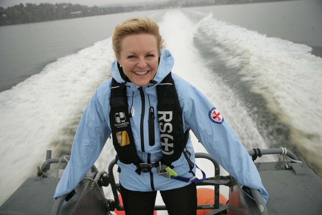GLAD: Generalsekretær Rikke Lind i Redningsselskapet er jublende glad for at Stortingets næringskomité i dag går inn for påbud om bruk av vest i fritidsbåter opp til åtte meter. Foto: Amund Rich. Løken. GLAD: Generalsekretær Rikke Lind i Redningsselskapet er jublende glad for at Stortingets næringskomité i dag går inn for påbud om bruk av vest i fritidsbåter opp til åtte meter. Foto: Amund Rich. Løken.