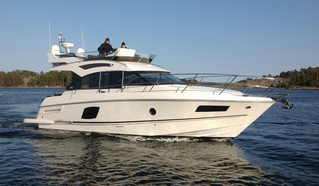 HØYREIST: Grandezza 40 Fly er blitt en høyreist og pen 40-foter med flybridge. HØYREIST: Grandezza 40 Fly er blitt en høyreist og pen 40-foter med flybridge.