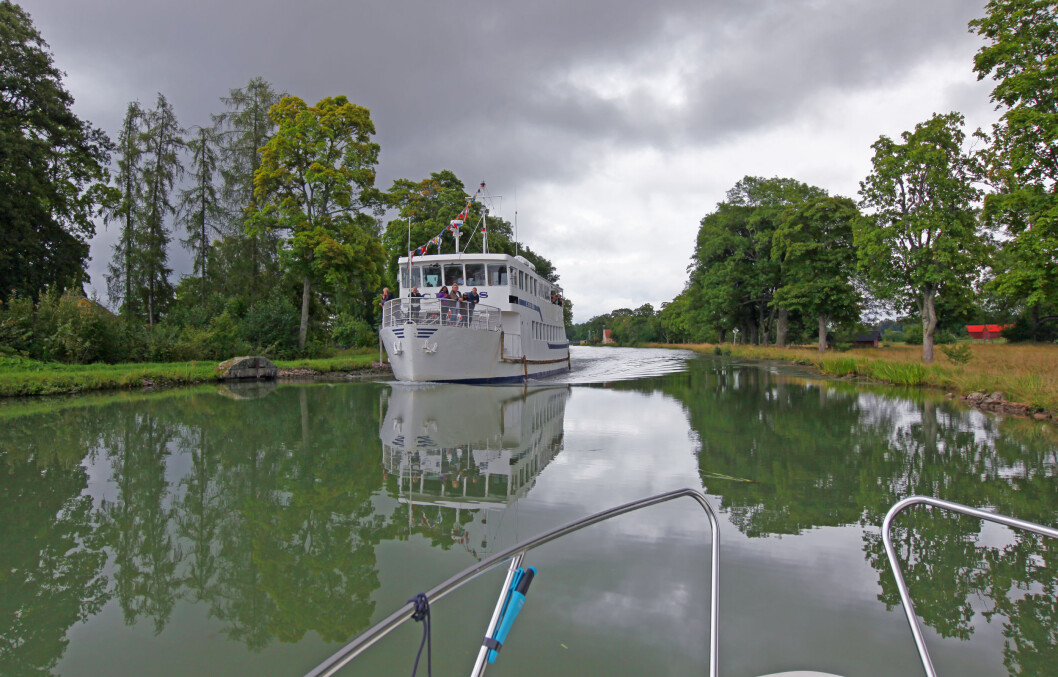 KANALFERD: Turistene har også i år funnet veien til Göta kanal. Spesielt har man merket veksten i antall som blir med en av de mange passasjerbåtene. FOTO: Bård Olsen KANALFERD: Turistene har også i år funnet veien til Göta kanal. Spesielt har man merket veksten i antall som blir med en av de mange passasjerbåtene. FOTO: Bård Olsen