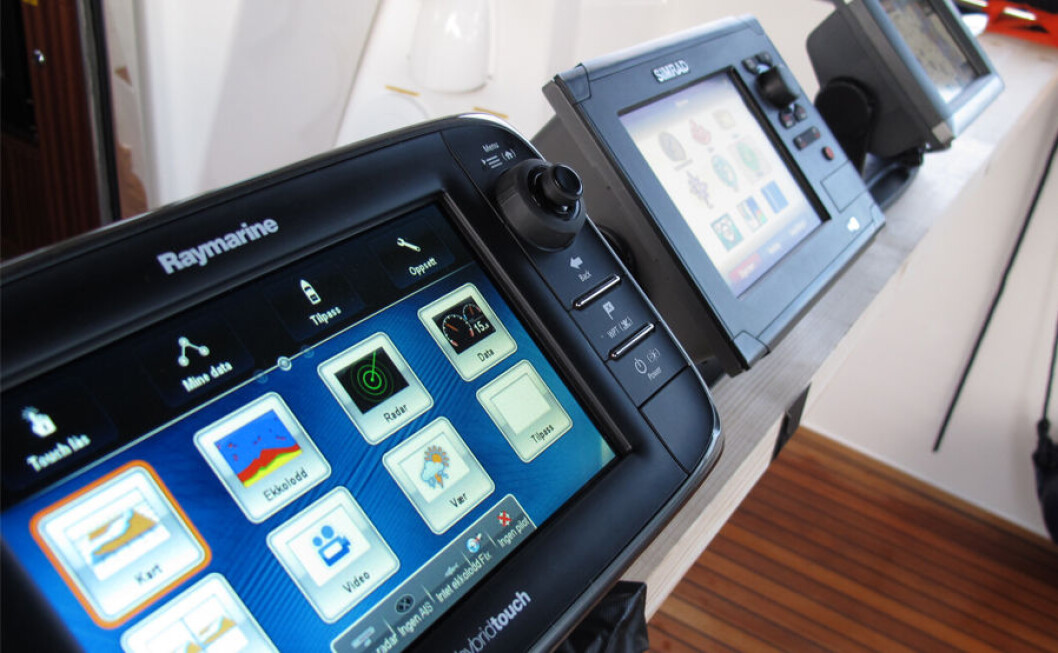 SOMMERKUPP: Disse plotterne får du nå til hyggelige priser. Fra venstre Raymarine e7, Simrad NSS7 og Garmin 720. SOMMERKUPP: Disse plotterne får du nå til hyggelige priser. Fra venstre Raymarine e7, Simrad NSS7 og Garmin 720.