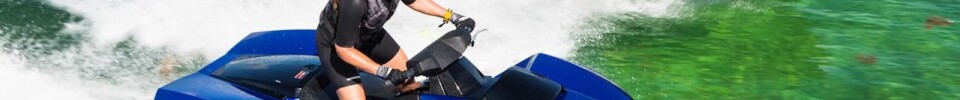 Quadski går like godt til vanns som til lands. Prisen er rundt 230 000 kroner pluss avgifter. Foreløpig har leketøyet ingen norsk importør.