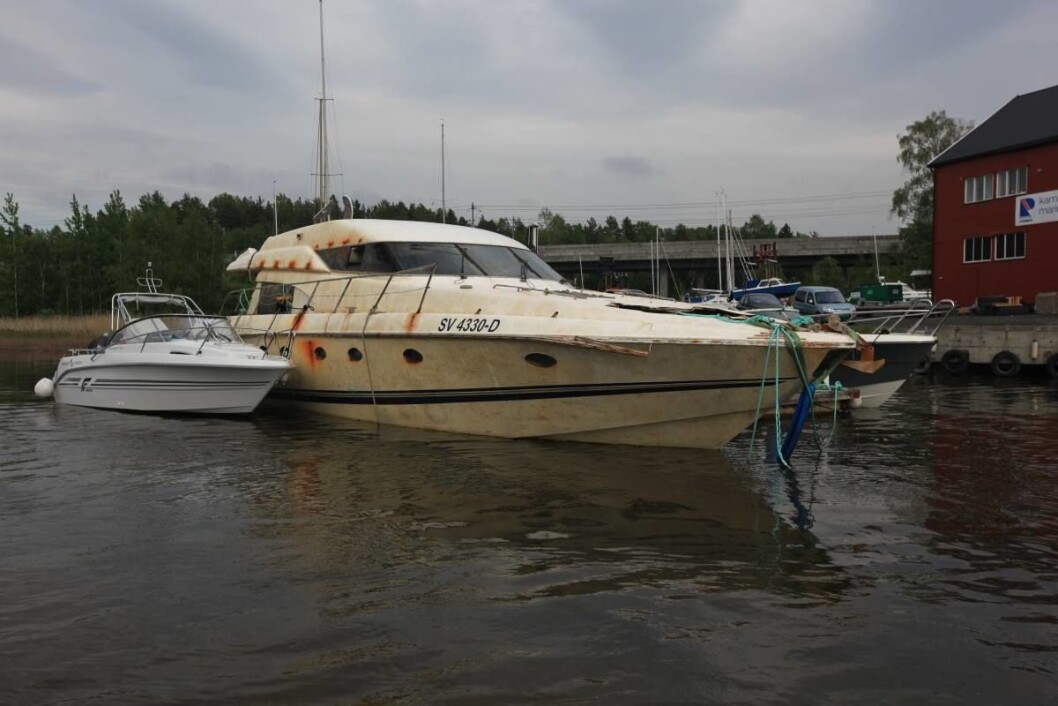HØYESTERETT: Påtalemyndigheten har fått Høyesterett til å behandle saken om den 62 fots Sunseeker Manhattan som gikk til bunns i Singlefjorden i 2010. Eierne ble dømt for svindel i tingretten, men frikjent i lagmannsretten. HØYESTERETT: Påtalemyndigheten har fått Høyesterett til å behandle saken om den 62 fots Sunseeker Manhattan som gikk til bunns i Singlefjorden i 2010. Eierne ble dømt for svindel i tingretten, men frikjent i lagmannsretten.