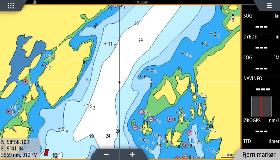 FØLG BÅTEN: For at kartet skal følge båtmarkøren, og ikke båtmarkøren forsvinner ut av skjermbildet, er det viktig å kunne betjene «finn skip»-funksjonen. Hos Simrad heter den «Fjern markør». FØLG BÅTEN: For at kartet skal følge båtmarkøren, og ikke båtmarkøren forsvinner ut av skjermbildet, er det viktig å kunne betjene «finn skip»-funksjonen. Hos Simrad heter den «Fjern markør».