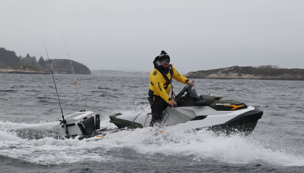 FISKER I FARTA: Tommy Egra kommer seg raskt mellom fiskeplassene med Sea Doo Fish Pro. FISKER I FARTA: Tommy Egra kommer seg raskt mellom fiskeplassene med Sea Doo Fish Pro.