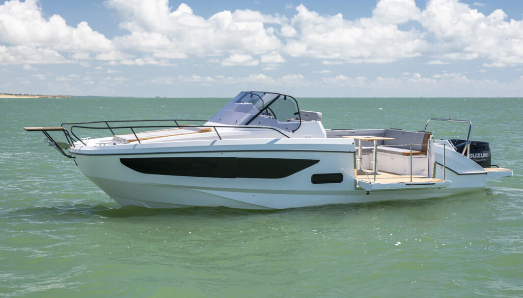 BENETEAU: En av høstens nyheter er Beneteau Flyer 9 Sundeck som skulle ha blitt lansert på Cannes Yachting Festival. BENETEAU: En av høstens nyheter er Beneteau Flyer 9 Sundeck som skulle ha blitt lansert på Cannes Yachting Festival.
