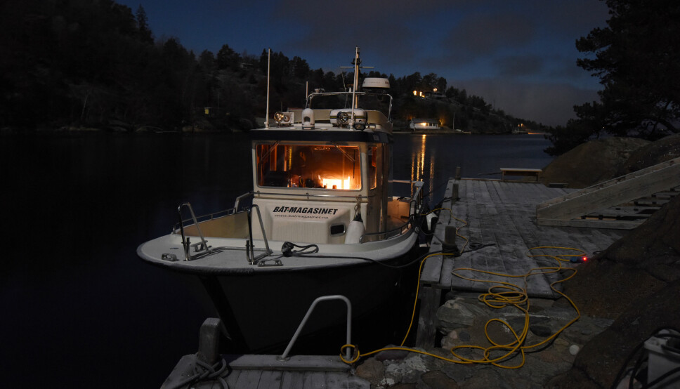 VINTERNATT: Pålitelig landstrømforsyning er viktig når du skal holde båten med strøm.