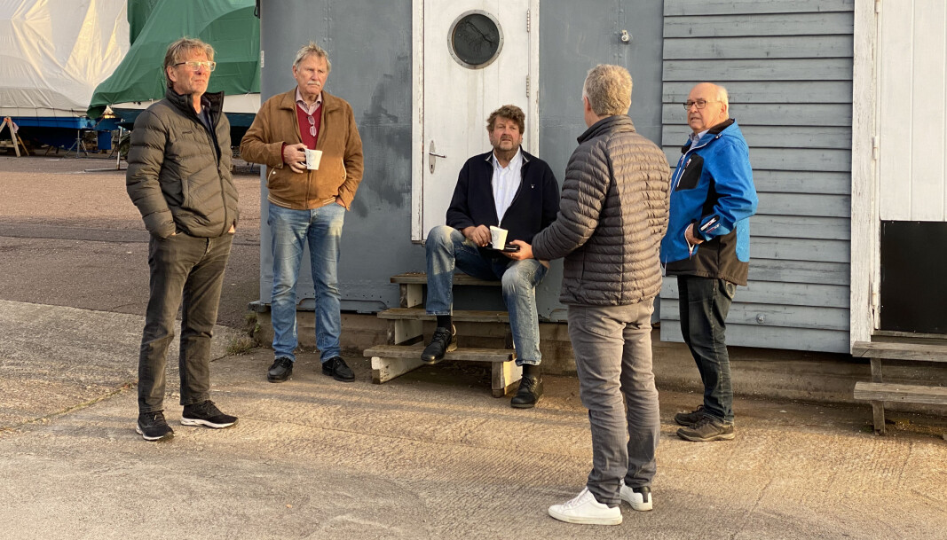 KAFFEPRATEN: Teamet er økte utgifter for festeavgift for Steinbrygga båtforening når båtmagasinet kommer på besøk. KAFFEPRATEN: Teamet er økte utgifter for festeavgift for Steinbrygga båtforening når båtmagasinet kommer på besøk.