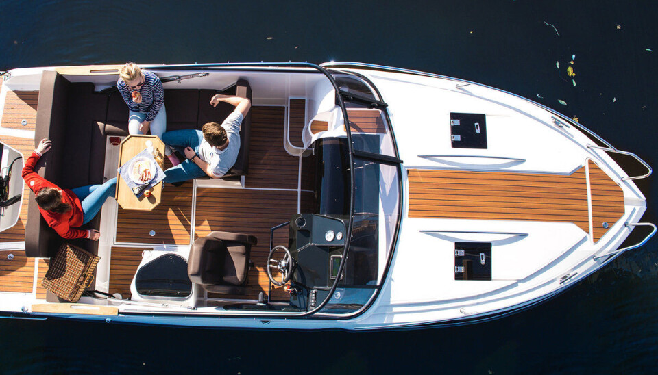 MYE PLASS: OcenMaster 680 DC har god plass både inne og ute.