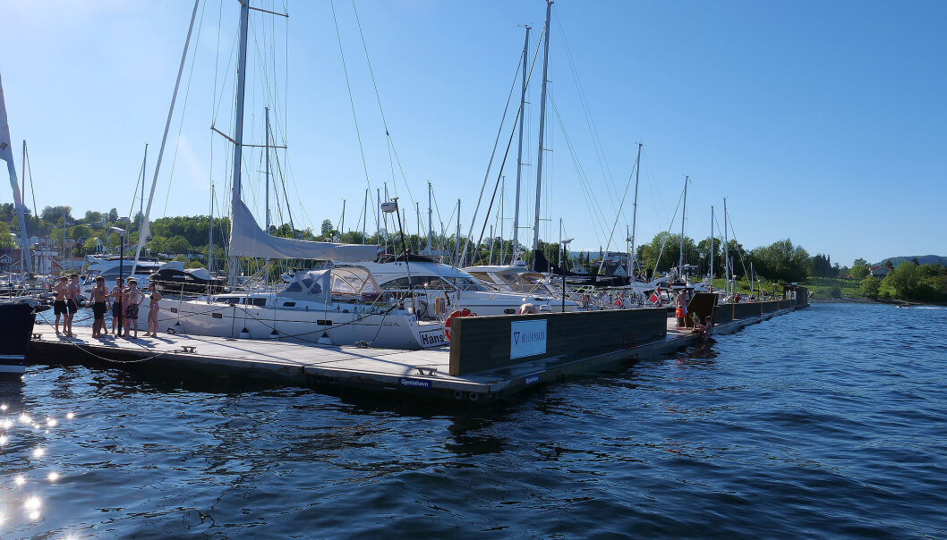 SOMMER: Vollen har fått gjestebrygge til glede for både fastboende og båtturister. SOMMER: Vollen har fått gjestebrygge til glede for både fastboende og båtturister.