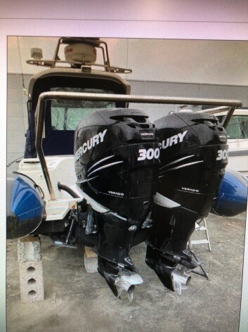 GODT MOTORISERT: Båten har to Mercury-motorer som er godt brukt, men har fått jevnlig service. GODT MOTORISERT: Båten har to Mercury-motorer som er godt brukt, men har fått jevnlig service.