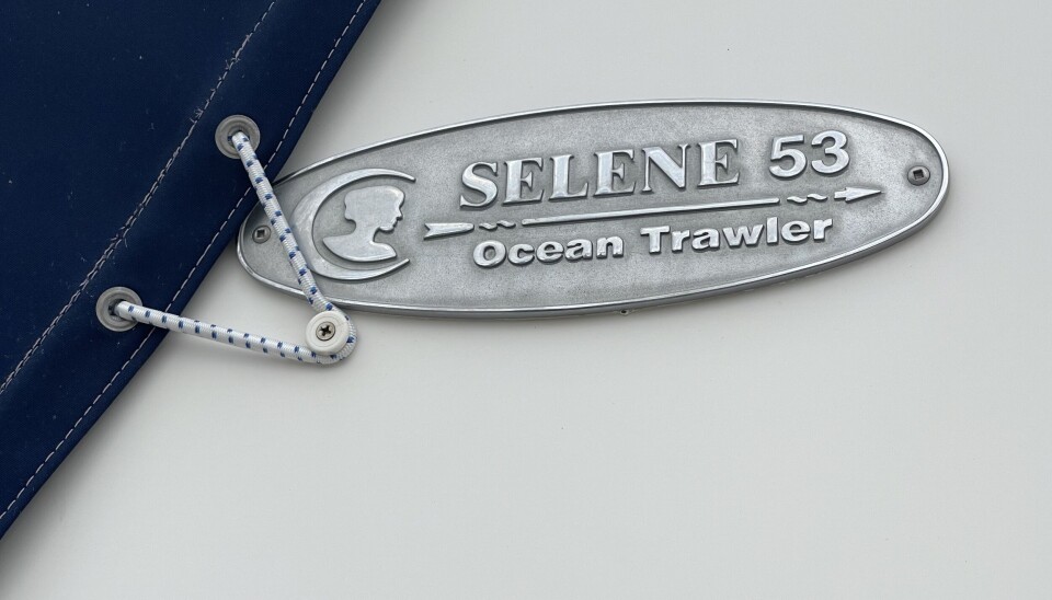 SELENE 53: Den taiwanske konstruktøren Howard Chen var inspirert av den greske månegudinnen Selene da han startet produksjonen av superyachtene i Kina i 1998. Her er «Susanne» av Soon avbildet i Porto. (FOTO: PRIVAT). SELENE 53: Den taiwanske konstruktøren Howard Chen var inspirert av den greske månegudinnen Selene da han startet produksjonen av superyachtene i Kina i 1998. Her er «Susanne» av Soon avbildet i Porto. (FOTO: PRIVAT).