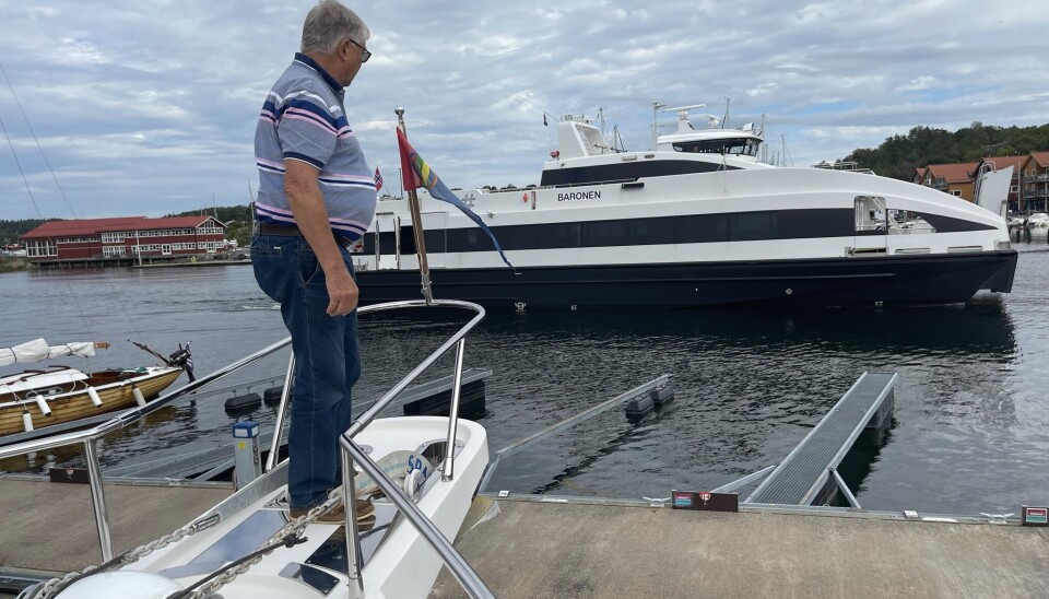 SAMEFLAGG: I baugen vaier det samiske flagget. Gunnar traff sin livsledsager Inga i Karasjok på 70-tallet. Senere har de tilbrakt tusenvis av timer sammen i forskjellige båter, de siste 12 årene i denne trawleren. SAMEFLAGG: I baugen vaier det samiske flagget. Gunnar traff sin livsledsager Inga i Karasjok på 70-tallet. Senere har de tilbrakt tusenvis av timer sammen i forskjellige båter, de siste 12 årene i denne trawleren.