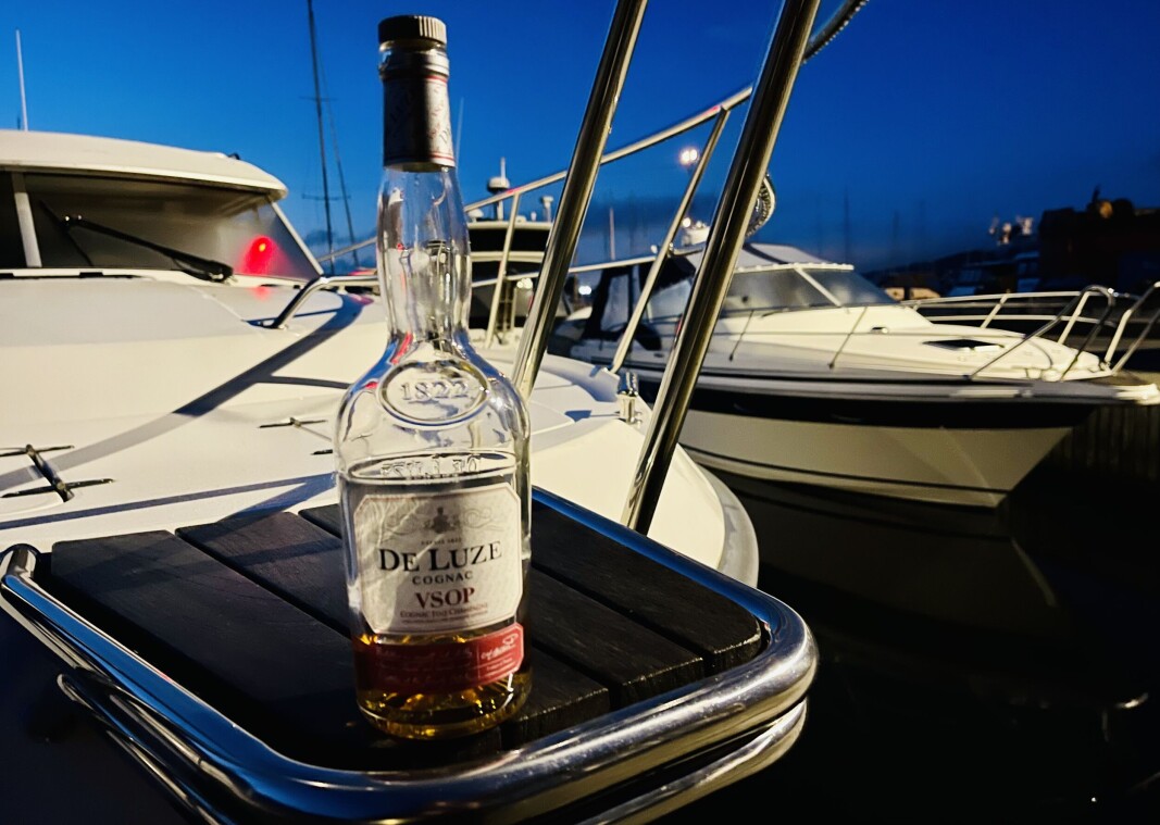 VINTEROPPLAG: Er båthavnen din mye plaget av ubudne gjester? Ta med cognac'n hjem!, mener Hole på skjæret.(ILLUSTRASJONSFOTO: ATLE KNUTSEN). VINTEROPPLAG: Er båthavnen din mye plaget av ubudne gjester? Ta med cognac'n hjem!, mener Hole på skjæret.(ILLUSTRASJONSFOTO: ATLE KNUTSEN).