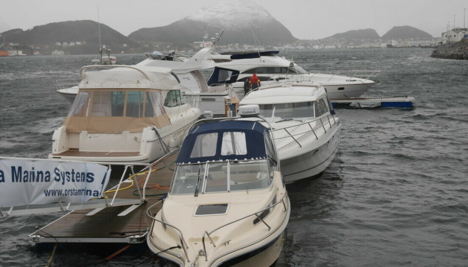 STORM: Det har ikke vært lett å arrangere den populære båtmessen i Ålesund de siste årene. I 2015 var det storm som la en kraftig brems på arrangementet. De to siste årene har pandemien herjet, men i år satser arrangøren endelig på full klaff for den kombinerte båt og caravanmessen. Arkivfoto: Jørgen Sævold.