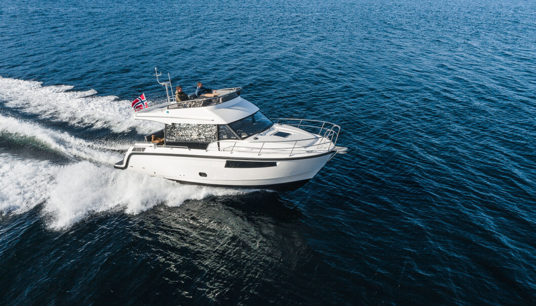 FLYBRIDGE: Prototypen til Skilsø 35 Fly ble nylig sjøsatt på Askøy - nøyaktig ett år etter lanseringen av Skilsø 35 Panorama. FLYBRIDGE: Prototypen til Skilsø 35 Fly ble nylig sjøsatt på Askøy - nøyaktig ett år etter lanseringen av Skilsø 35 Panorama.