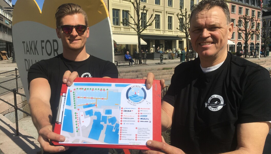 BRAKER LØS: I dagene 21. og 22. mai blir det endelig ny båtmesse i Pollen i Arendal. Her er initiativtagerne Nicolay Rylander (t.v.) og Rune Høgevoll. Foto: Nils Petter Vigerstøl. BRAKER LØS: I dagene 21. og 22. mai blir det endelig ny båtmesse i Pollen i Arendal. Her er initiativtagerne Nicolay Rylander (t.v.) og Rune Høgevoll. Foto: Nils Petter Vigerstøl.