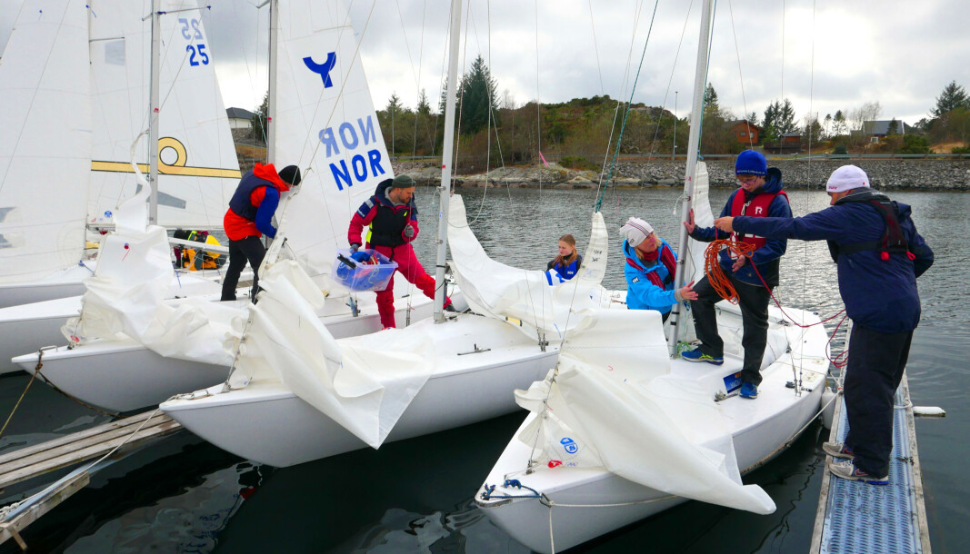BEDRE KOMPENSASJON. Mange fritidsbåthavner er organisert som idrettslag og kan falle under ordningen for momskompensasjon. Bildet er fra seiltrening i Askøy Seilforening. BEDRE KOMPENSASJON. Mange fritidsbåthavner er organisert som idrettslag og kan falle under ordningen for momskompensasjon. Bildet er fra seiltrening i Askøy Seilforening.