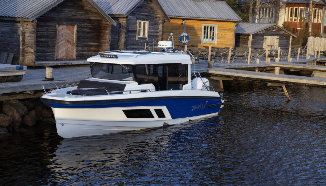 YAMAHA: 27-foteren fra Quarken vil bli solgt eksklusivt med Yamaha på akterspeilet. YAMAHA: 27-foteren fra Quarken vil bli solgt eksklusivt med Yamaha på akterspeilet.