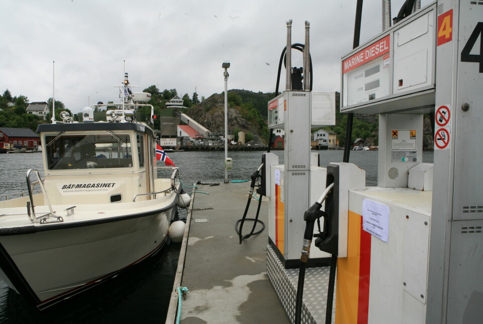 KOSTBART: Å tanke en vanlig familiebåt med 500 liter diesel kan denne sommeren koste så mye 10 000 kroner.