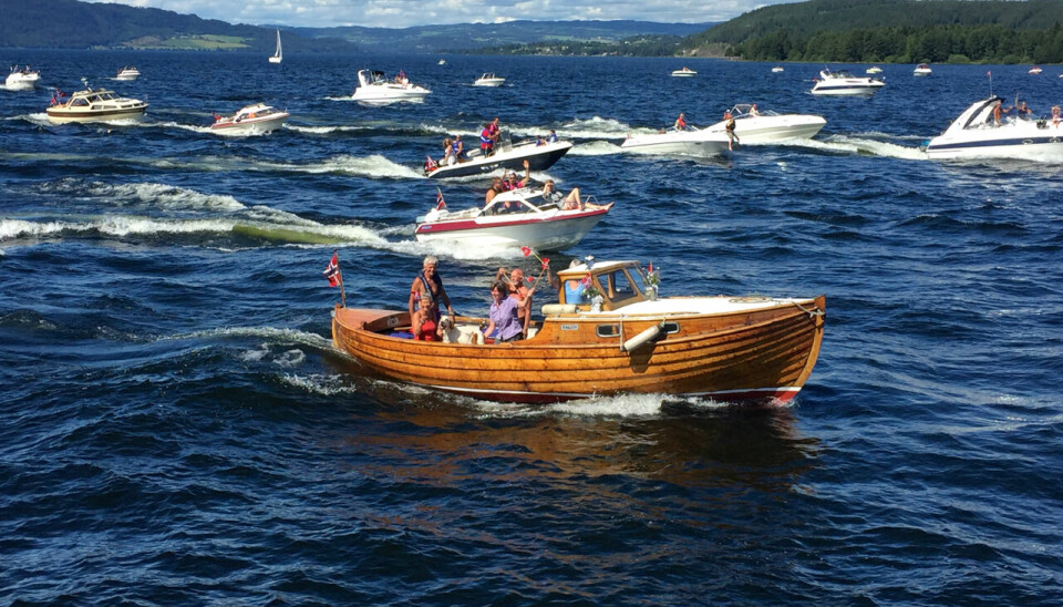 Yrende båtliv på Mjøsa. Nå har Norges største innsjø fått bedre VHF-dekning.