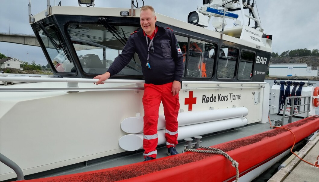 BEKYMRET: Leder for Tjøme og Hvasser Røde Kors Hjelpekorps, Arne Magnus Berge, er bekymret for galopperende drivstoffpriser. Han snur på hver krone for å opprettholde døgnberedskapen. (Foto: Egill Elvestad)