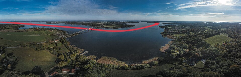 TILPASSET: Vår rute via Möcklösund og østover mot Torhamn i skjærgården utenfor Karlskrona i Sverige. På det digitale sjøkartet fra Garmin ser man hvordan systemet har foreslått en trygg rute som er tilpasset båtens dyptgående. TILPASSET: Vår rute via Möcklösund og østover mot Torhamn i skjærgården utenfor Karlskrona i Sverige. På det digitale sjøkartet fra Garmin ser man hvordan systemet har foreslått en trygg rute som er tilpasset båtens dyptgående.