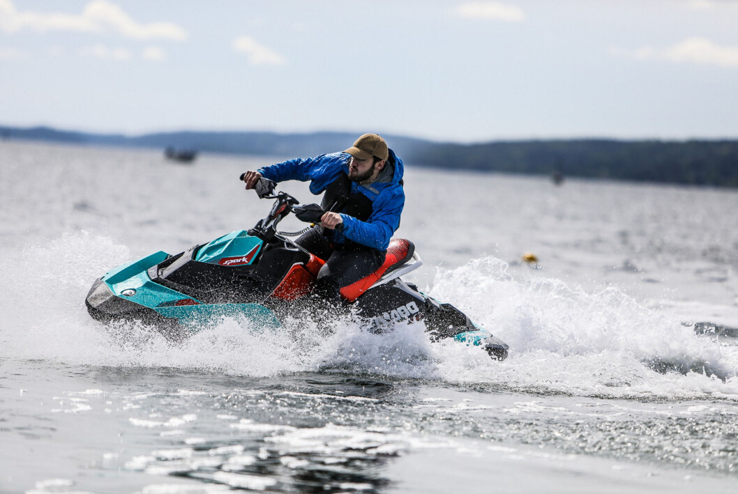 STADIG FLERE: Et økende antall vannscootere og raske fritidsbåter kompliserer trafikkbildet på sjøen, mener Norsk Friluftsliv. FOTO: Eivind Haugstad Kleiven STADIG FLERE: Et økende antall vannscootere og raske fritidsbåter kompliserer trafikkbildet på sjøen, mener Norsk Friluftsliv. FOTO: Eivind Haugstad Kleiven