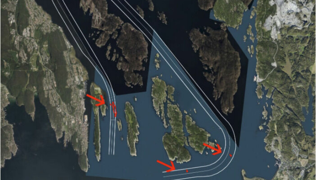 FJERNET GRUNNER: En rekke grunner er fjernet for å gjøre løpet gjennom Gamle Langesund (til venstre) til den. nye innseilingen til Grenland. Ett av dagens to hovedløp (via Helgeroafjorden og Kalven) til høyre er også utvidet.