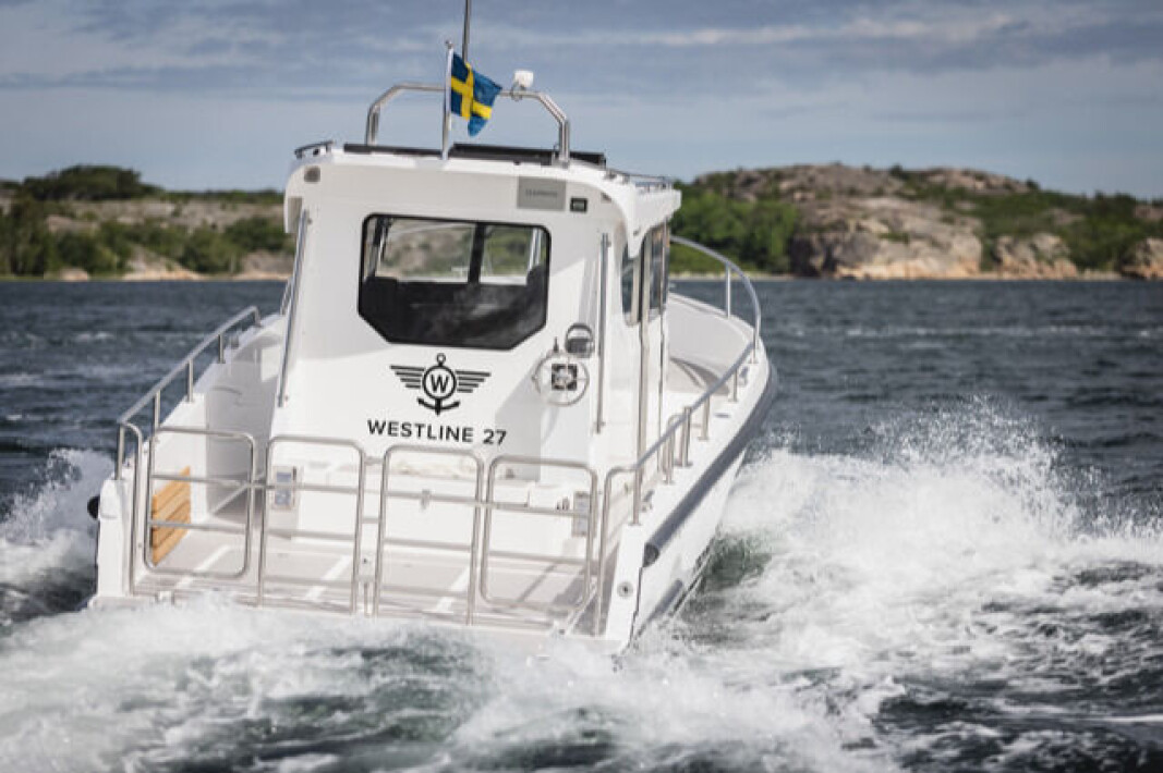 WALKAROUND: De fleste båtene i dette segmentet har hekkaggregat eller utenbordsmotorer. Relativt ukjente Westline 27 er derfor en ensom svale blant store aktører som Targa og Sargo. WALKAROUND: De fleste båtene i dette segmentet har hekkaggregat eller utenbordsmotorer. Relativt ukjente Westline 27 er derfor en ensom svale blant store aktører som Targa og Sargo.