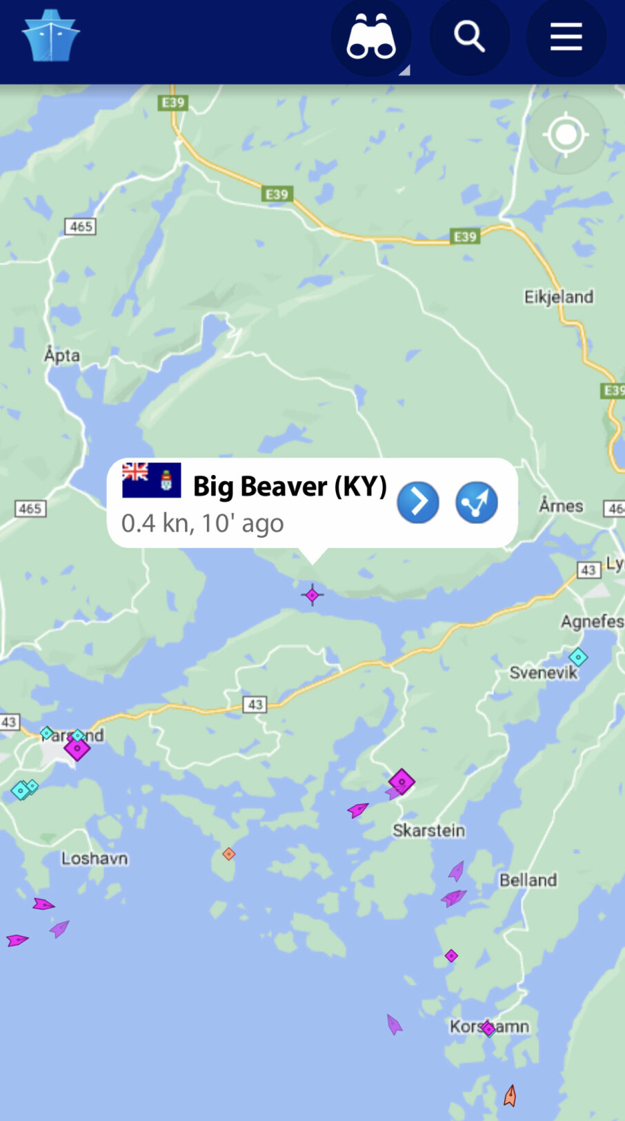 MINUTTER: På et øyeblikk hadde «Big Beaver» flyttet seg fra marinaen i Cannes til denne posisjonen ved Lyngdal, hvor den faktisk befant seg.