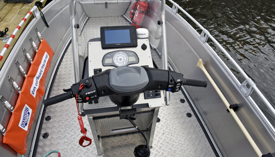 HYBRID: Redningsbåten kjøres som en vannscooter. Styresystemet er hentet fra en Yamaha STX HYBRID: Redningsbåten kjøres som en vannscooter. Styresystemet er hentet fra en Yamaha STX