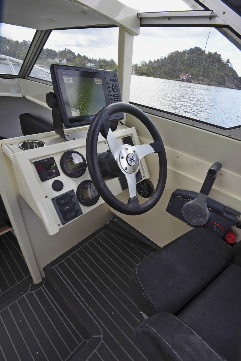 HYDRAULISK: Ny styring fra Seastar gir en sterkt forbedret kjøreopplevelse.