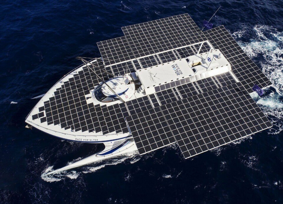 Brann i åtte tonns litium batteri