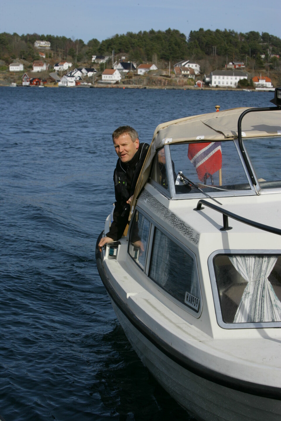 FORNØYD: Anders Topland ved Grimstad Baadsenter fikk prisforlangende for sin brukte Neptim innbyttebåt.